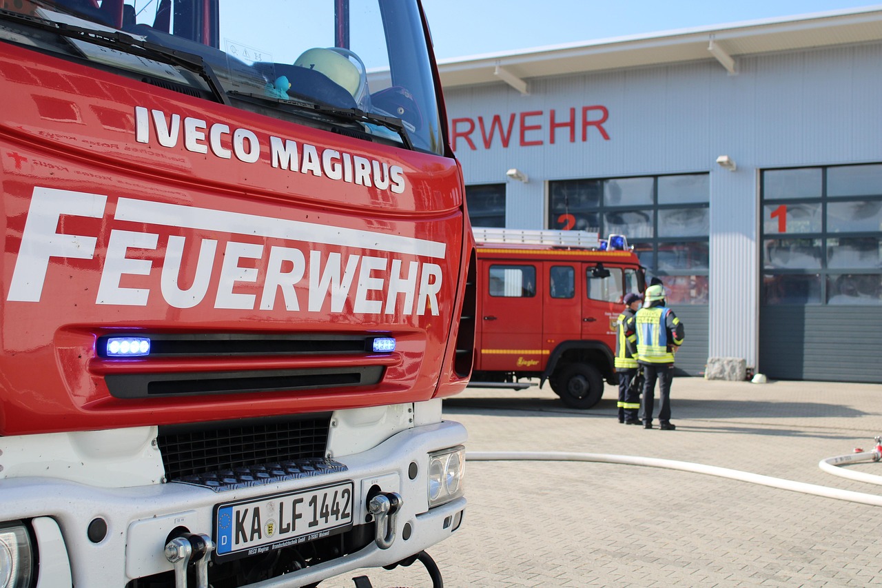 Dinas Damkar Magetan Padamkan Kebakaran di Kebun Warga